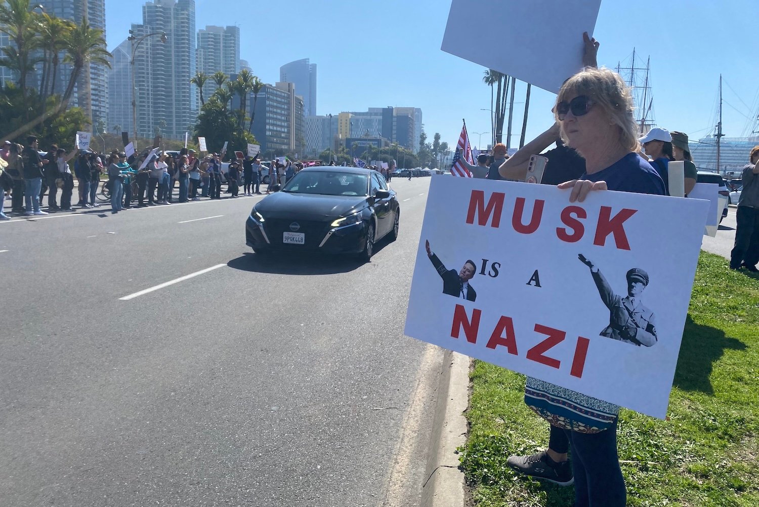 Protesterilla on merkki, joka lukee